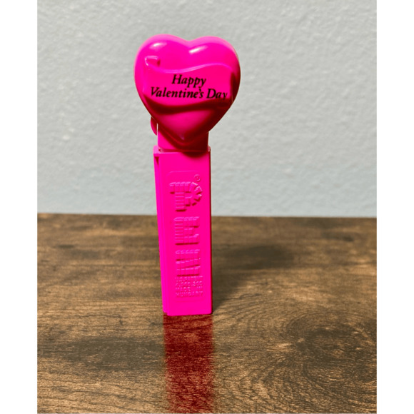 Beautiful Vintage 4 1/4" PEZ Dispenser HAPPY VALENTINES DAY W/  NO FEET - Picture 1 of 7